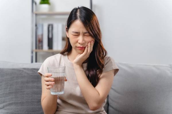 emergency dentist in Newport