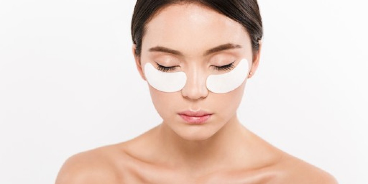 What Ingredients to Look for in the Best Under Eye Patches